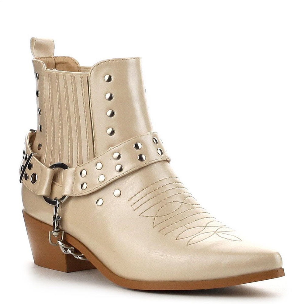 NIB nude Moto Boots with chain